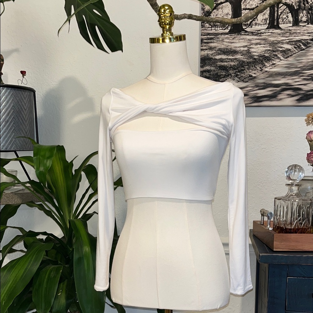 SER.O.YA Ellis White Long Sleeve Crop Top